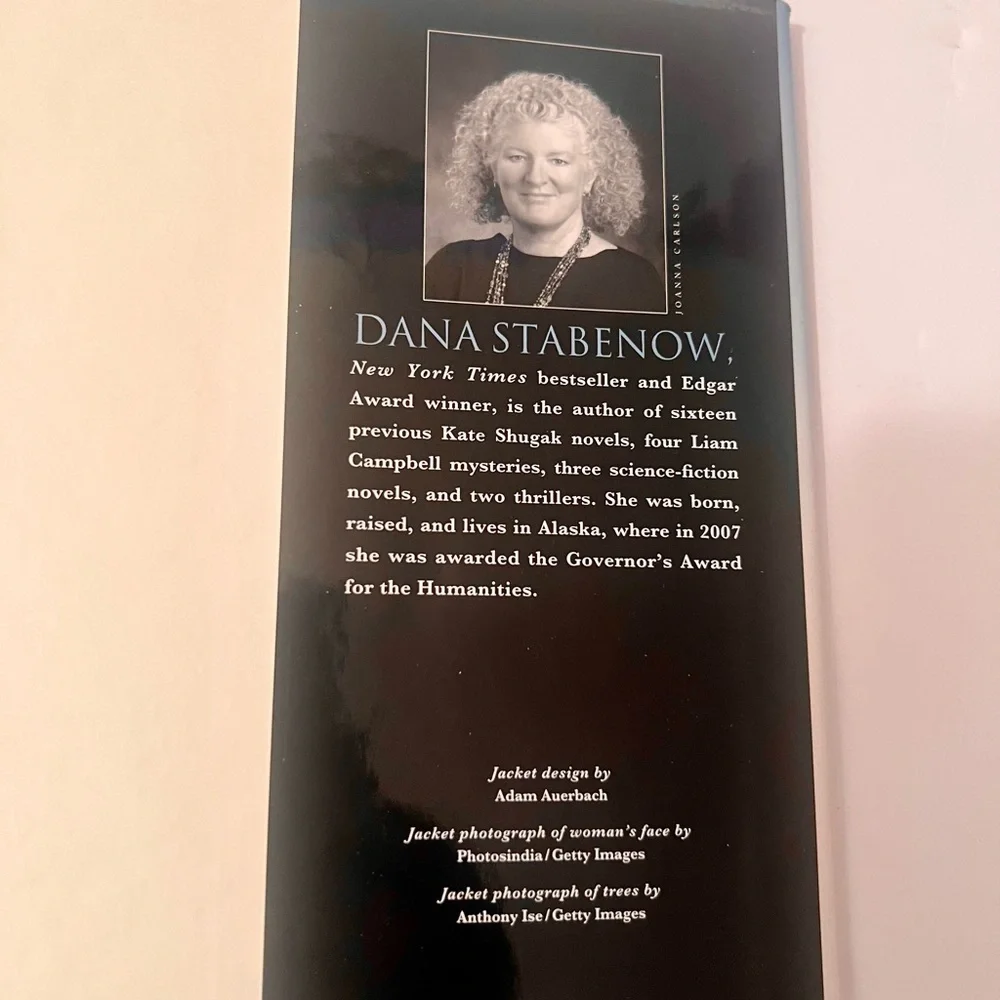 A Night Too Dark Dana Stabenow Signed 1st Edition Hardcover Kate Shugak Novel
